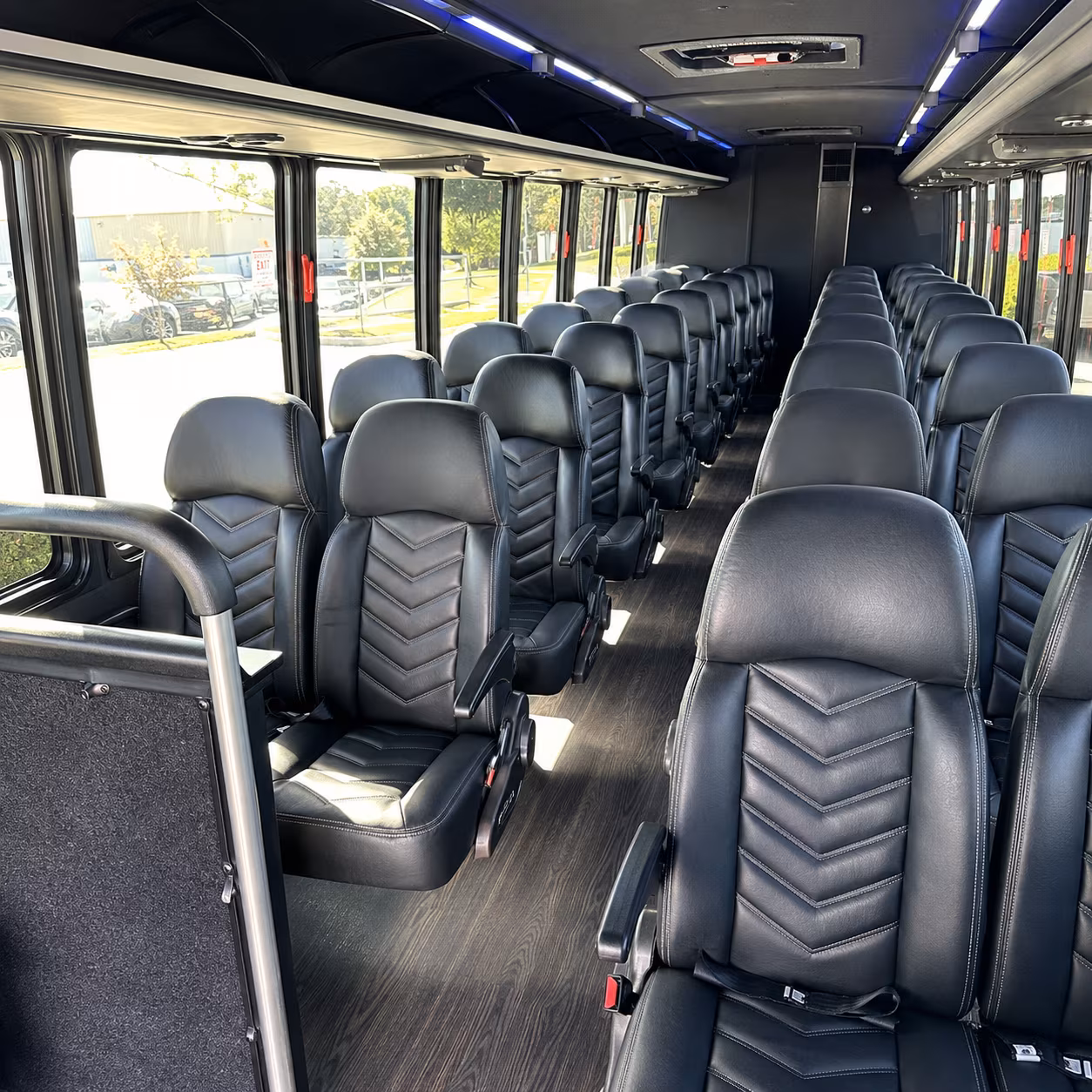 bus rentals for wine tour groups visiting yakima valley and columbia valley from kirkland