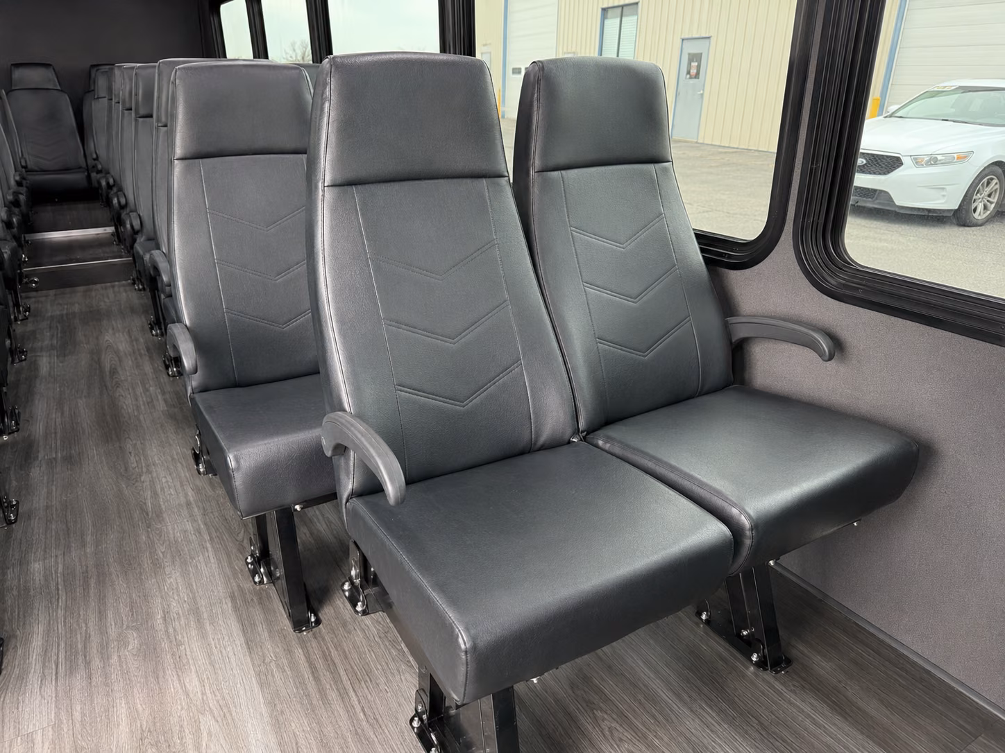 group transportation in kirkland to everett silvertips and aquasox games