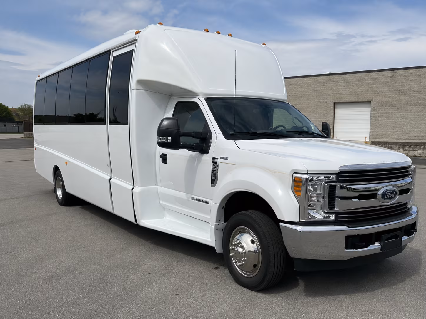 minibuses for eastside nature and outdoor field trips