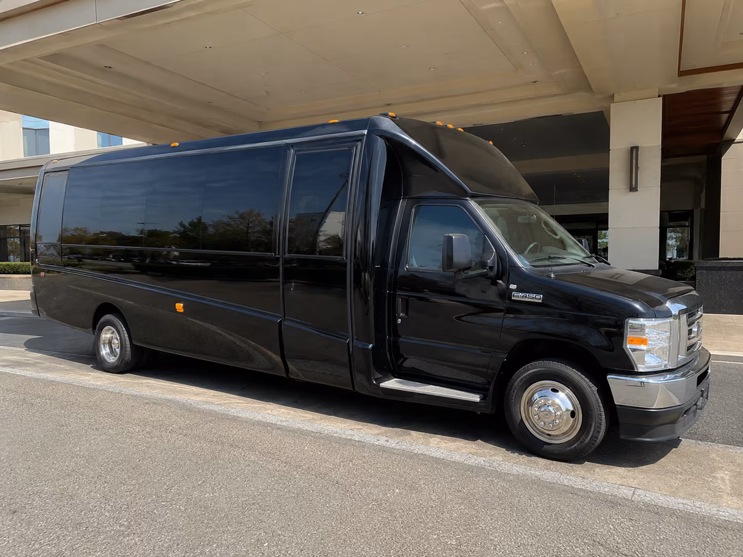 party buses for bachelorette wine tours through woodinville wine country
